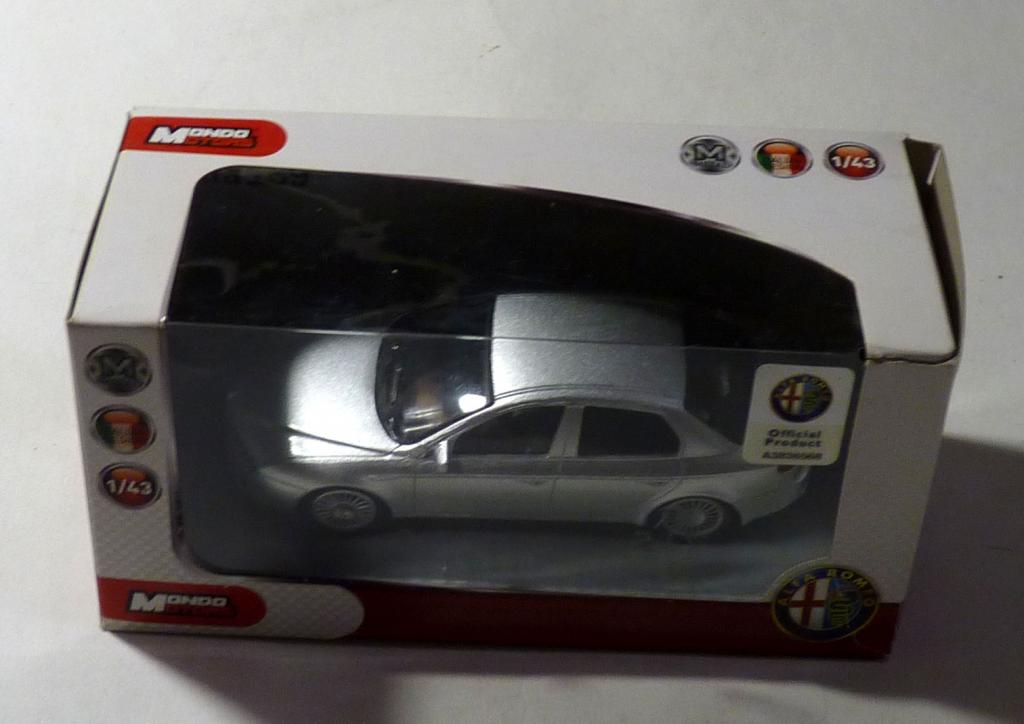 Масштабная модель Alfa Romeo 159 1:43 "Mondo Motors" в коробке