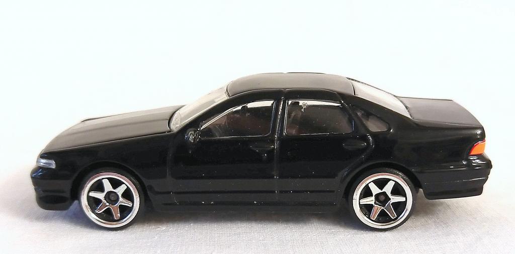 машинка  автомобиль  Модель    NISSAN CEFIRO A 31     1:58  Тайланд   (К17/11)