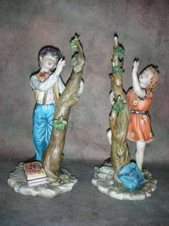 Статуэтка. Фарфор. Ученики пара. Capodimonte. Италия