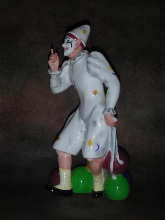 Статуэтка. Фарфор. Клоун The Joker. Royal Doulton. Англия