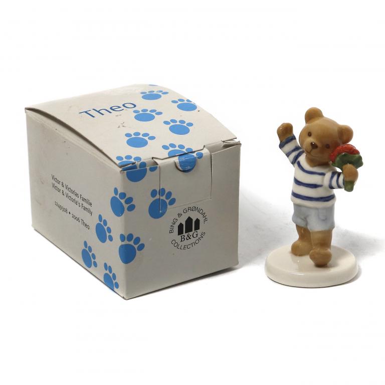 Фарфоровая фигура "Медвежонок Теo" Bing & Grondahl