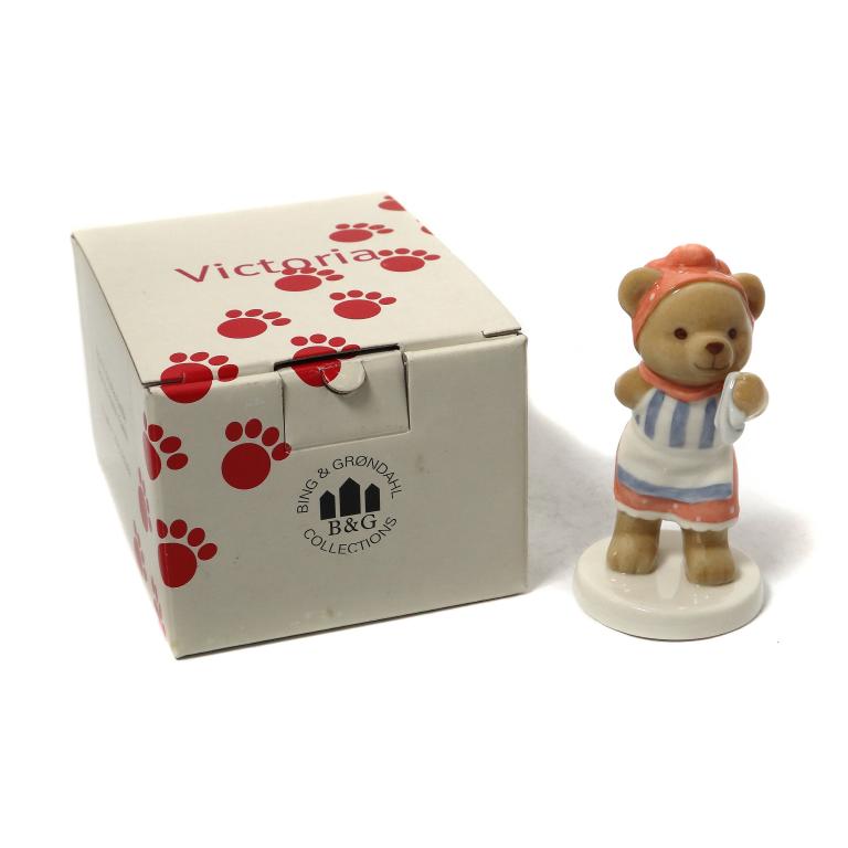 Фарфоровая фигура "Медведица". Bing & Grondahl