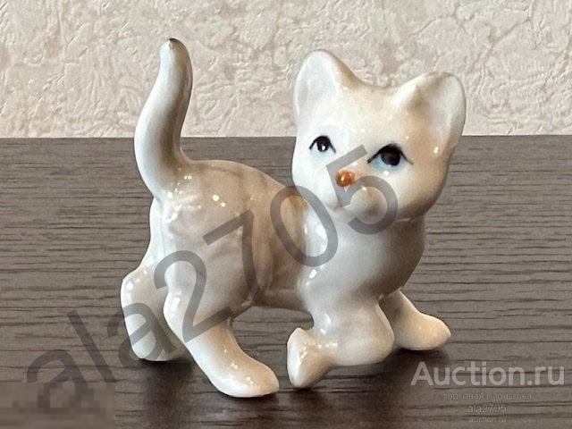 Фарфоровая статуэтка Кошка, кот, Германия, миниатюра, чашуйчатый скол