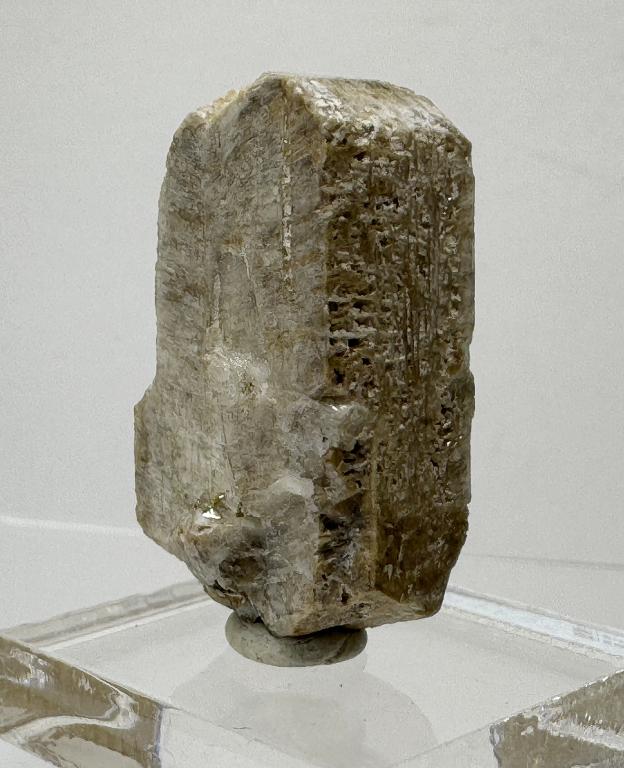 Ортоклаз, бавенский двойник кристалла ортоклаза