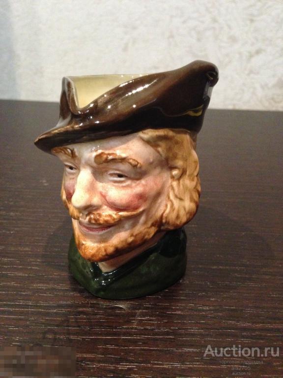 Фарфоровая статуэтка кружка Робин Гуд Royal Doulton, 1946 год.