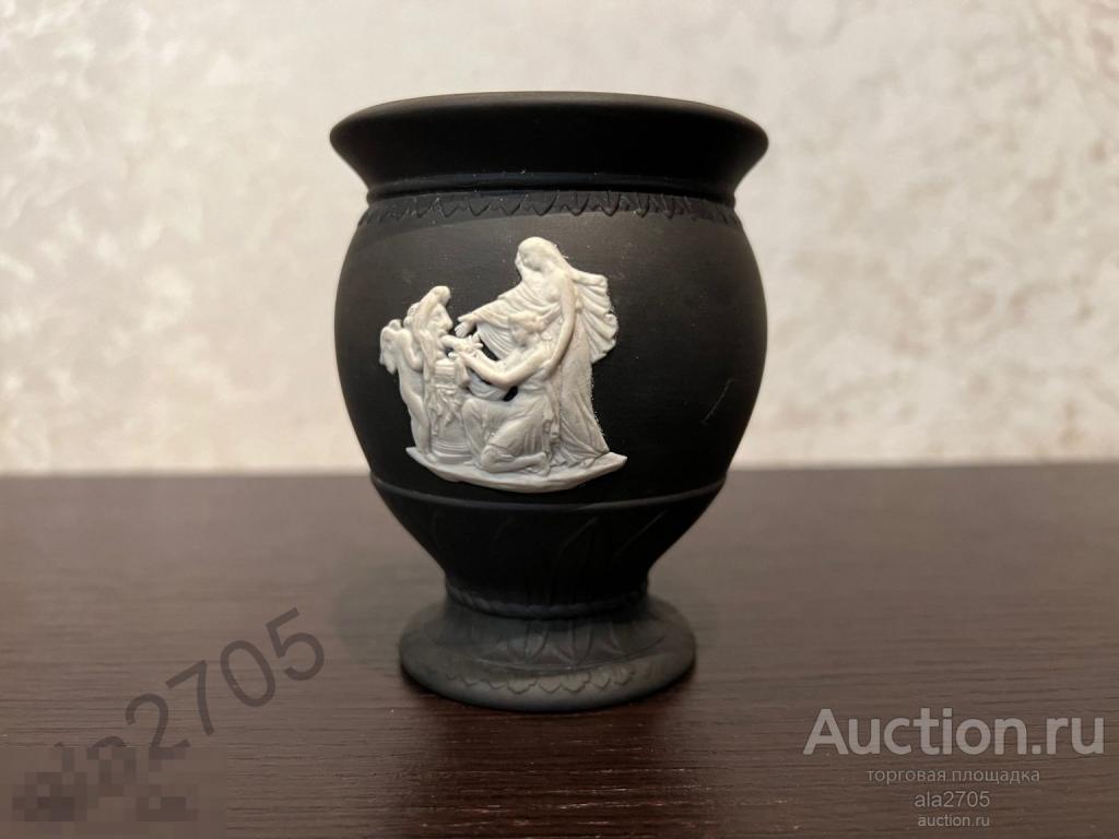 Ваза фарфоровая, бисквит,  WEDGWOOD, Англия.