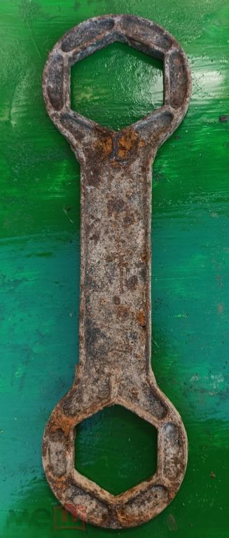 Старинный гаечный ключ большой 49 см... Царизм?
