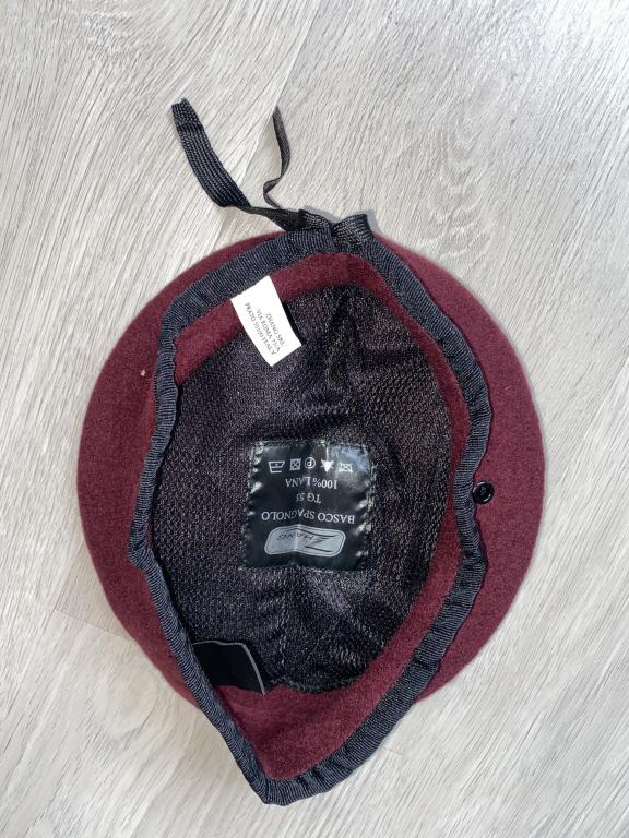 Малиновый берет десантников Италии.  Новый!