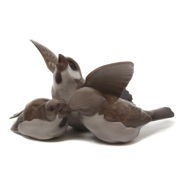 Фарфоровая фигура "Защита". Bing & Grondahl.