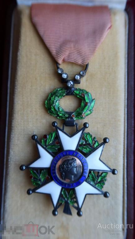 Орден с БРИЛЛИАНТАМИ. Почётного легиона. Ссылка на видео . В родным футляре. Франция.