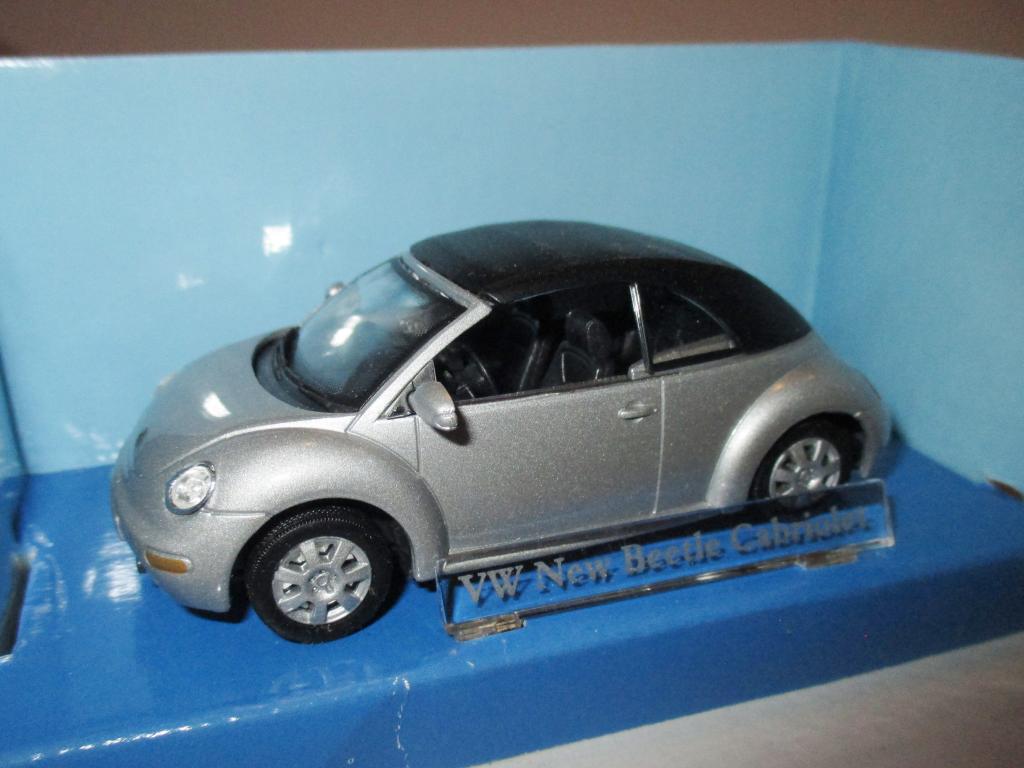 модель авто Volkswagen New Beetle / Фольцваген Новый Беетли ( Cararama ) Читайте описание!!!