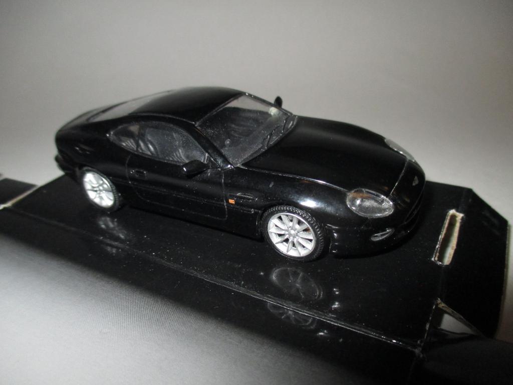 модель авто Aston Martin DB7 / Астон Мартин ДБ7 ( Cararama ) Читайте описание!!!