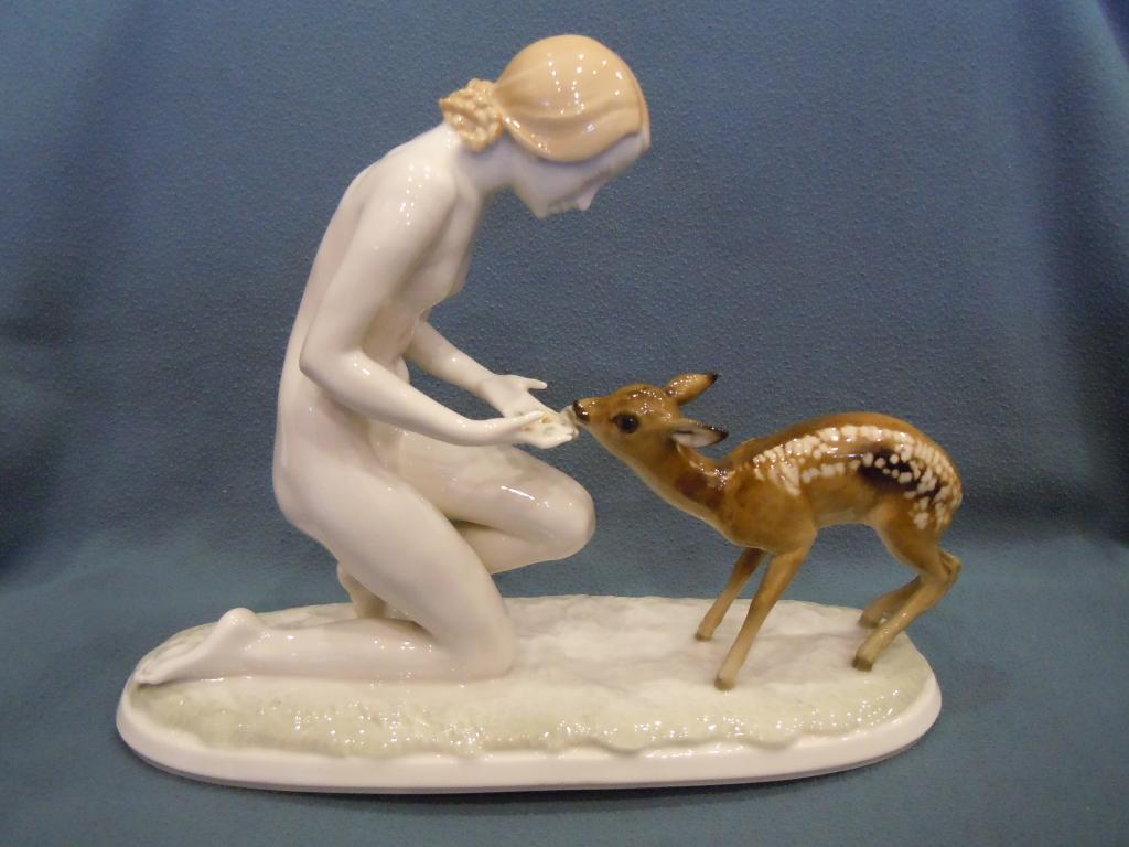 "Девушка с оленёнком" Hutschenreuther Германия, 1950гг, фарфор, скульптор C.Werner