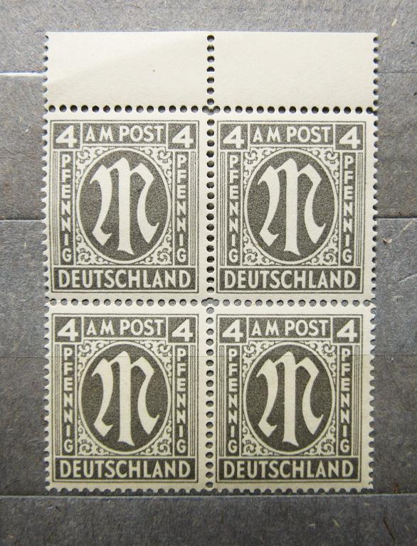 Германия 1945 г. Британо-американская зона оккупации. Квартблок с полем.**MNH OG