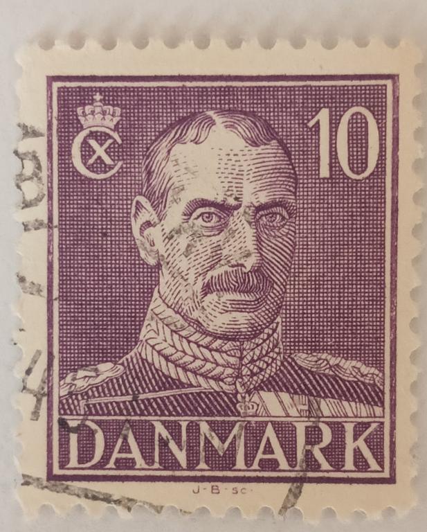 Марки_Дании, Стандарт, 10 эре, 1942 год, Гашёная,_1_;