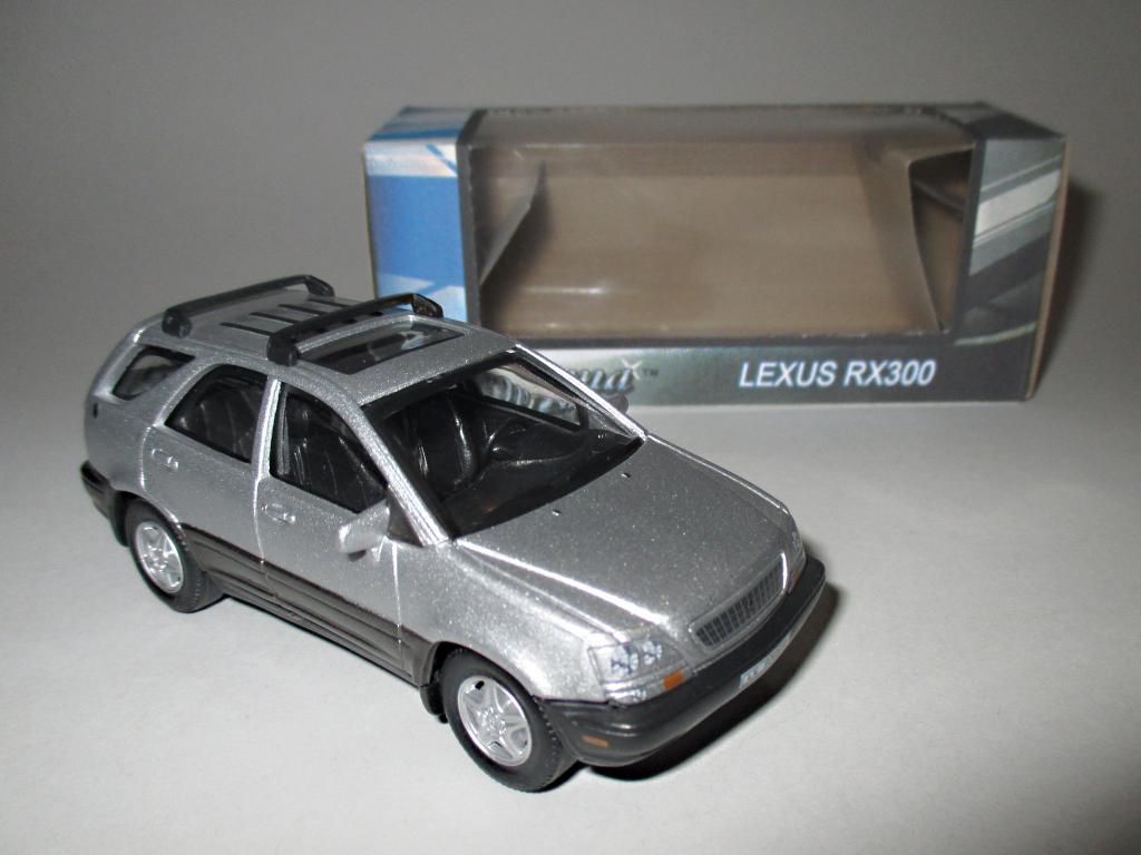 модель авто Lexus RX 300 / Лексус РХ 300 ( Cararama ) Читайте описание!!!