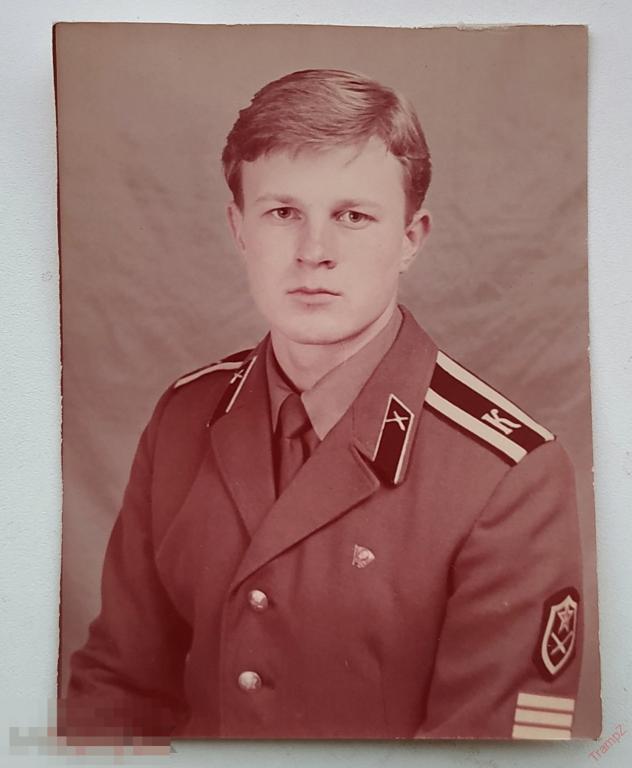 Фотография цветная военнослужащий курсант, погоны эмблемы петлицы артиллерийские войска шеврон #135