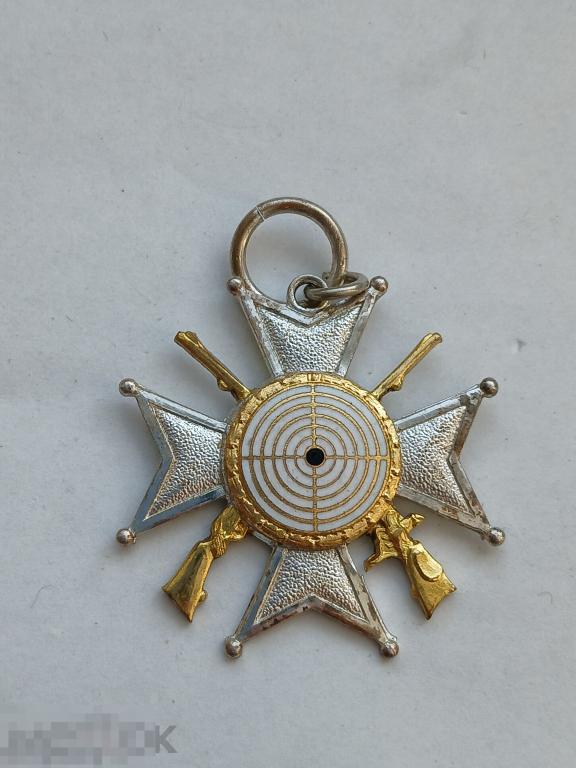 Значок знак крест  лучший стрелок 1966 год