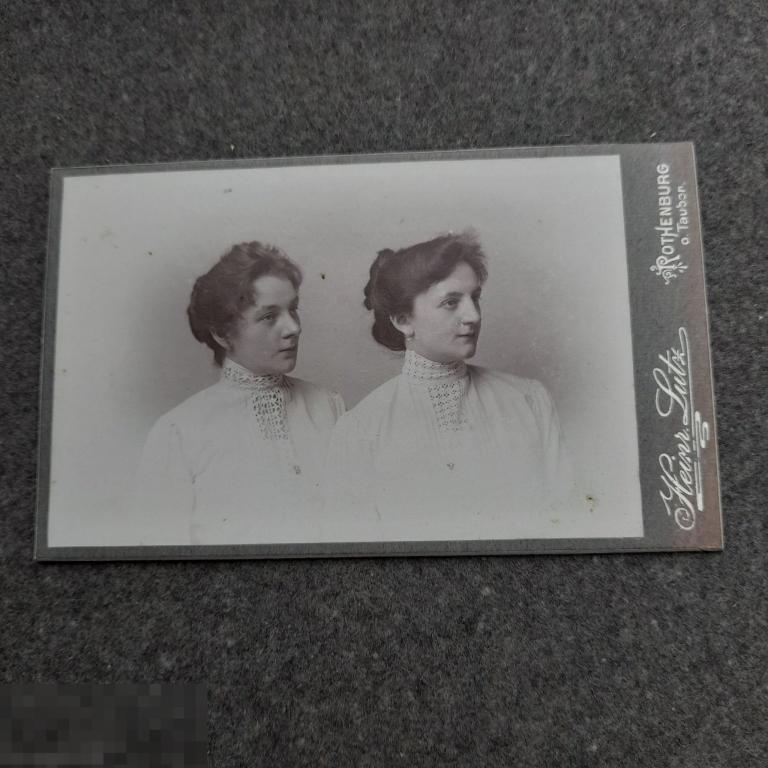 фотография  19 век  две сестры