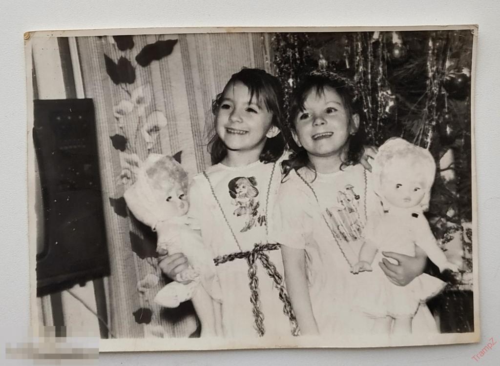 Фотография Новый год, елка, девочки, игрушки кукла #140