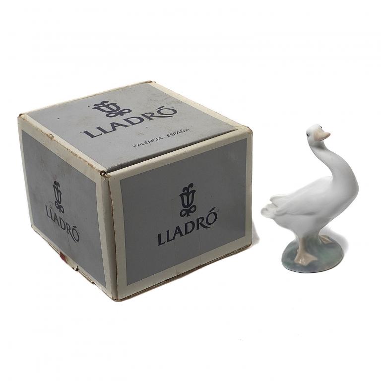 Фарфоровая фигура "Маленькая утка". Lladro.
