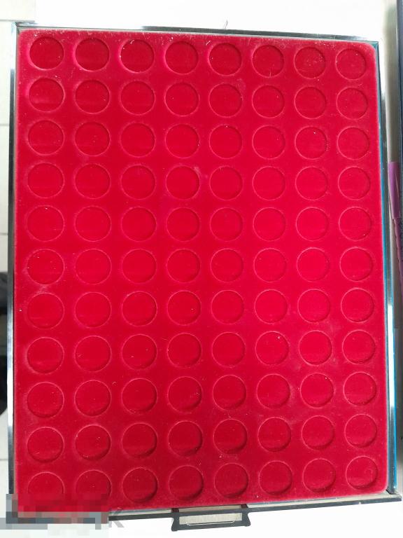 Бокс для монет капсул Lindner Германия диаметр 22.5 мм 88 шт