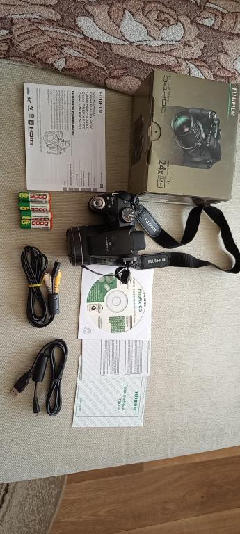 Фотокамера цифровая Fujifilm FinePix S4200 Black.Супер.Новая.