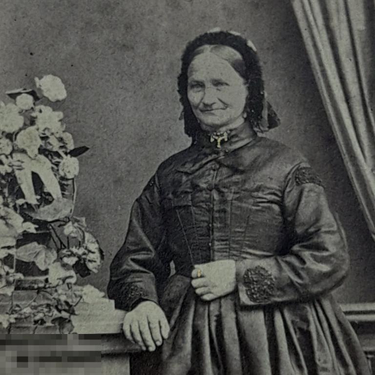Антикварная  фотография 19 век  сеньора