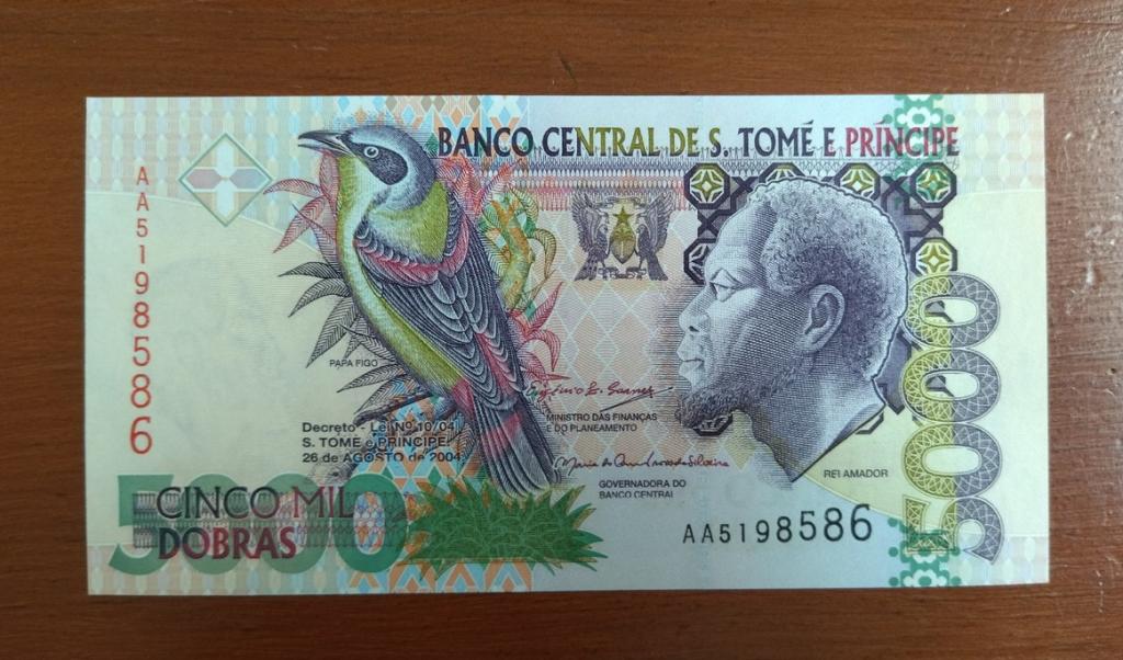 Сан-Томе и Принсипи. 5000 добр (Unc) 2004г.