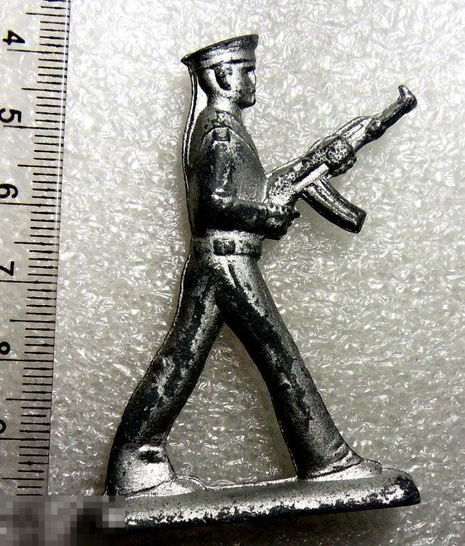 ОЛОВЯННЫЙ СОЛДАТИК МОРЯК МАТРОС №5 С5 старый!!!