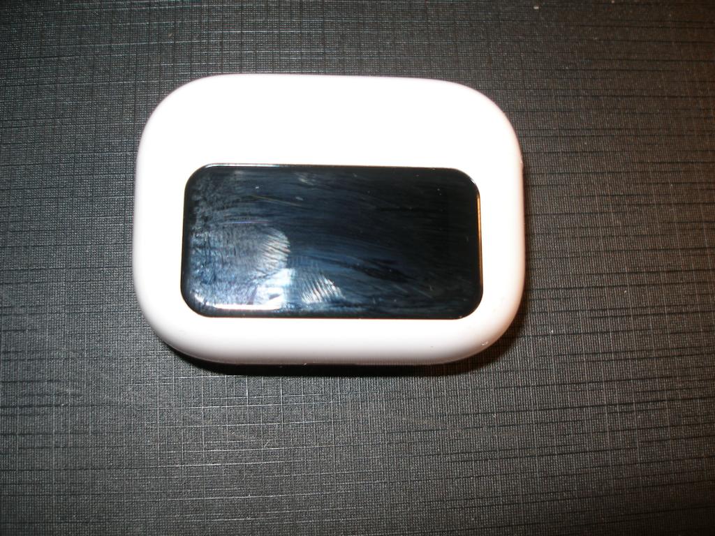 Зарядная станция-футляр HOCO  EW 72 для безпроводных наушников.