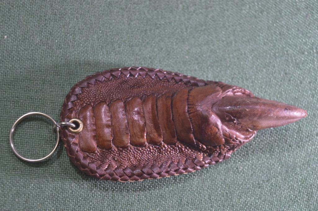 Брелок для ключей "Коготь". Натуральная кожа страуса. Азия.