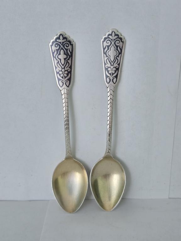 Чайные серебряные ложки (2 шт).
