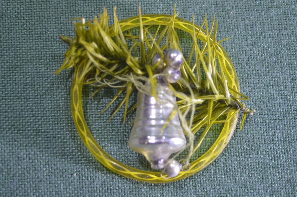 Игрушка елочная новогодняя "Колокол колокольчик". Стеклярус. ГДР. Германия.