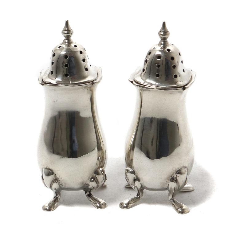 Серебряная солонка и перечница.  Англия, 1929 год