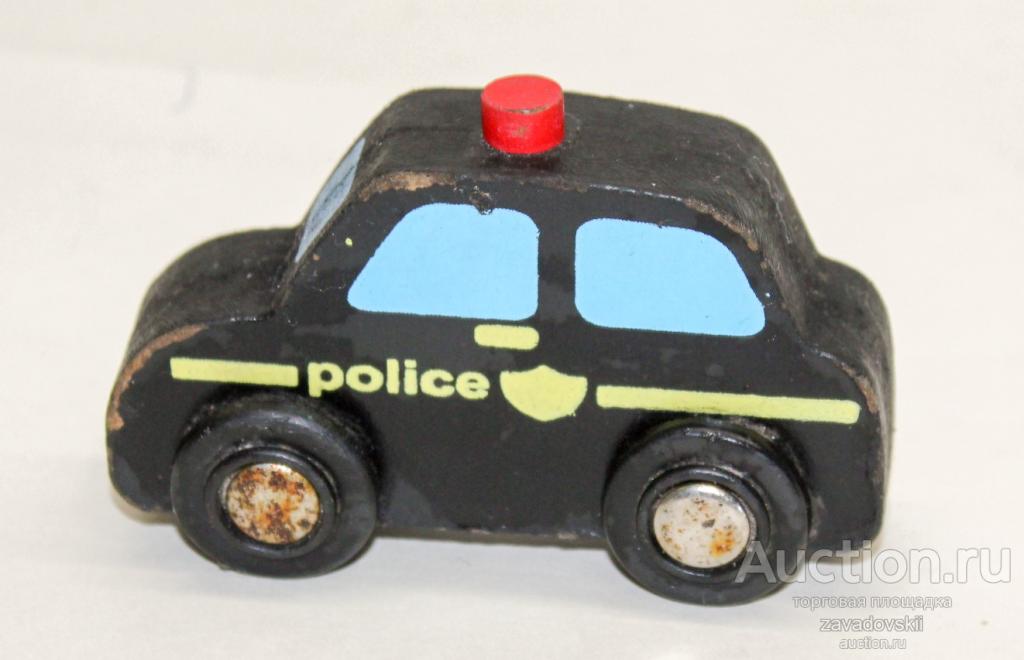 АВТОМОБИЛЬ ПОЛИЦИЯ ДЕРЕВО