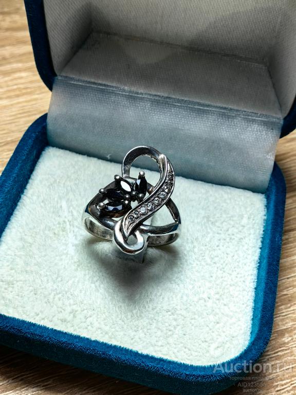 Кольцо с камнями серебро 925 пробы размер 19