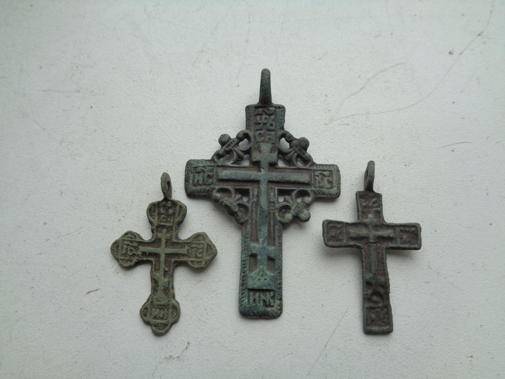 нательные кресты,до 1917 года-3 штуки одним лотом.