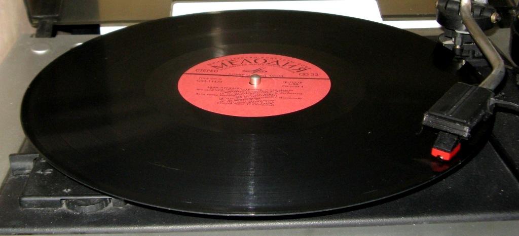 А. Пугачёва - Поднимись над суетой // Ленинградский завод