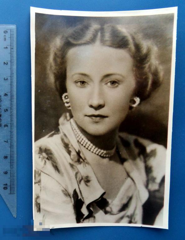 Артисты кино Г.С.УЛАНОВА 1951 ЛФХ Z10 (1.8..2.)