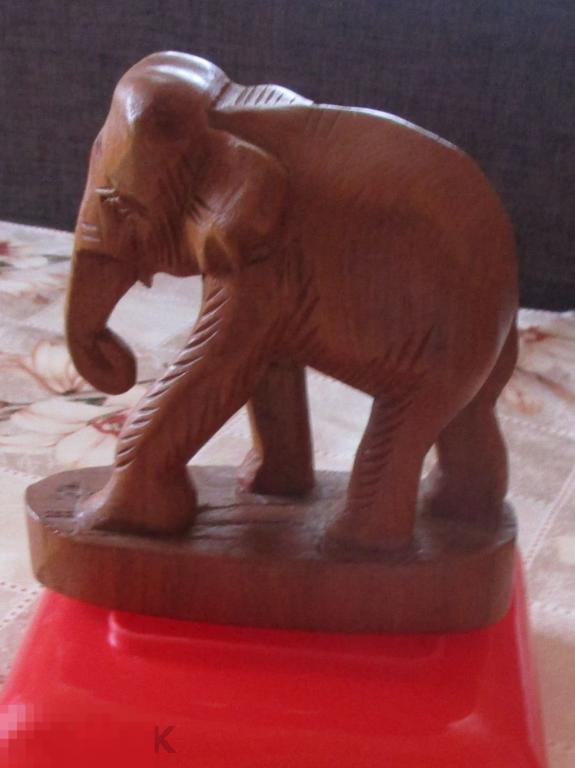 Слон, дерево, Вьетнам, 1970-е годы