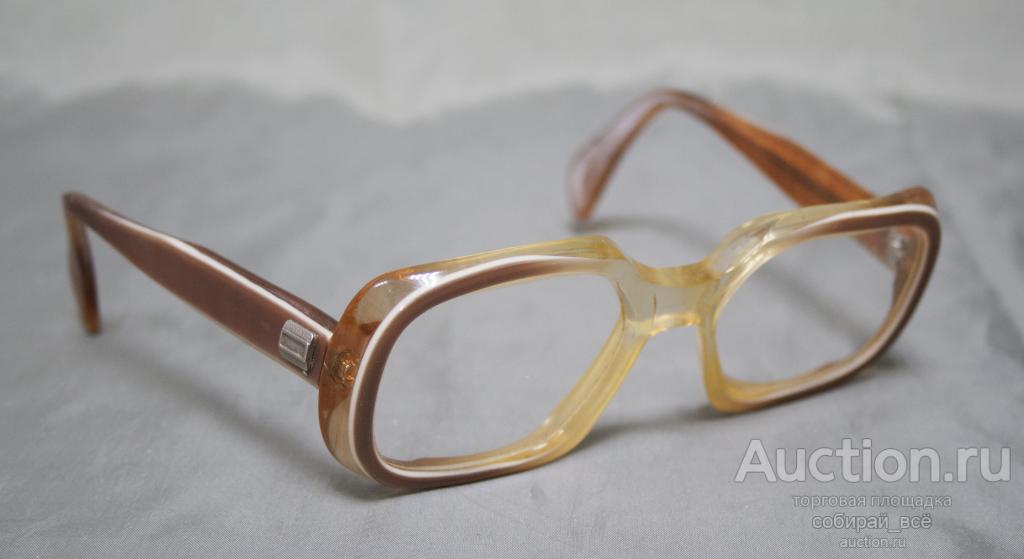 Очки в коричнево-бежевой оправе, винтах, длина 13 см  (33)