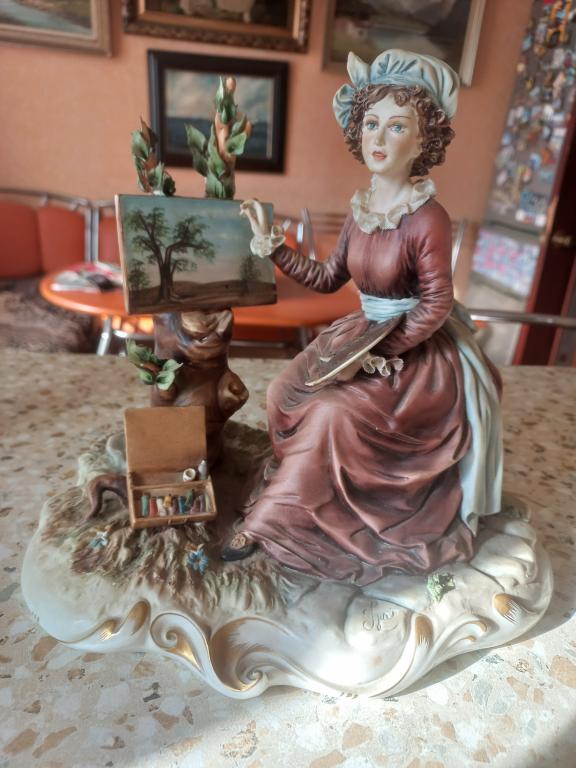 Каподимонте! CAPODIMONTE!БОЛЬШАЯ  ХУДОЖНИЦА ДАМА 23 на 23см  ЧУДО IPA G.cappe?