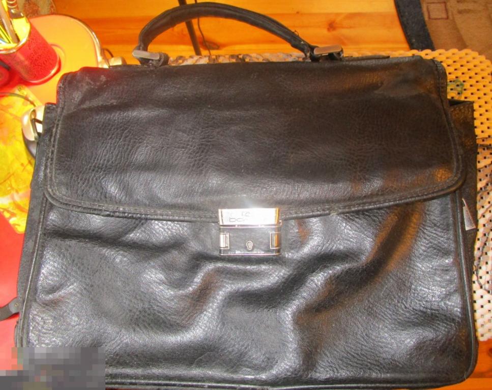 Кожаный портфель `Domani`, Б/У, 30 х 36 см