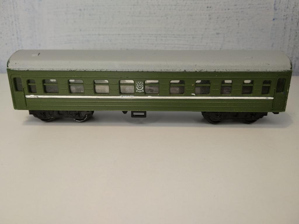 12мм (TT) 4-х осный пассажирский вагон start без сцепок,с повреждениями
