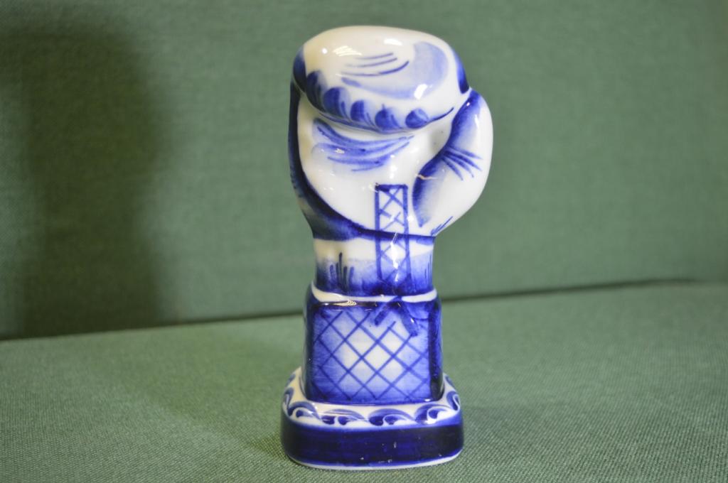 Статуэтка фарфоровая "Боксерская перчатка". Бокс. Фарфор. Керамика. Гжель.