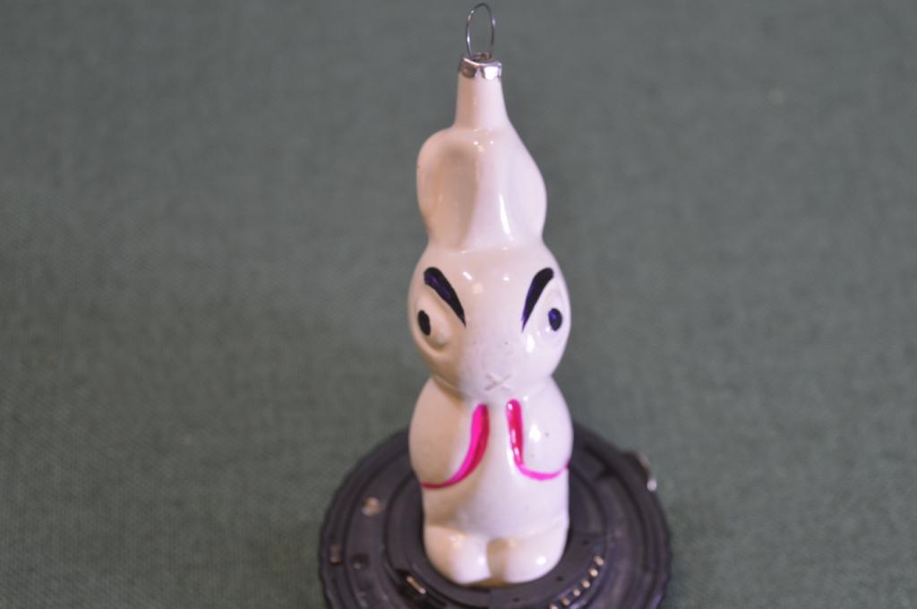 Елочная стеклянная игрушка "Заяц". Стекло. СССР.