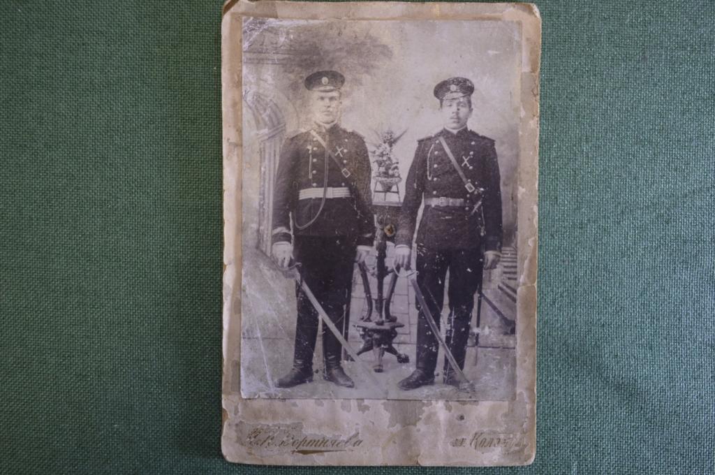 Фотография старинная "Военные с шашками и знаками". Фот. Кортняева