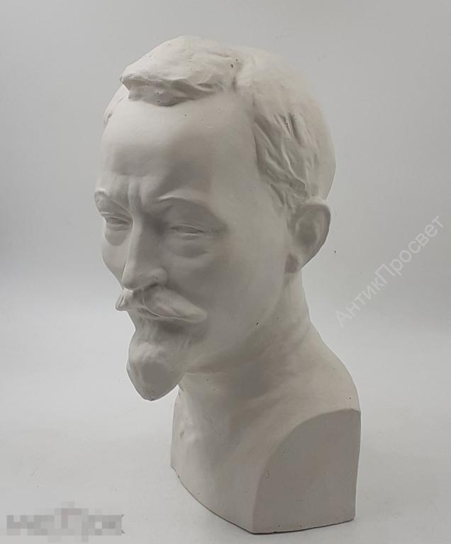 Бюст Дзержинского. Гипс.   (Ч- 10099)
