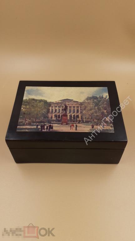 Шкатулка папье-маше. Памятник Пушкину.  (8219)